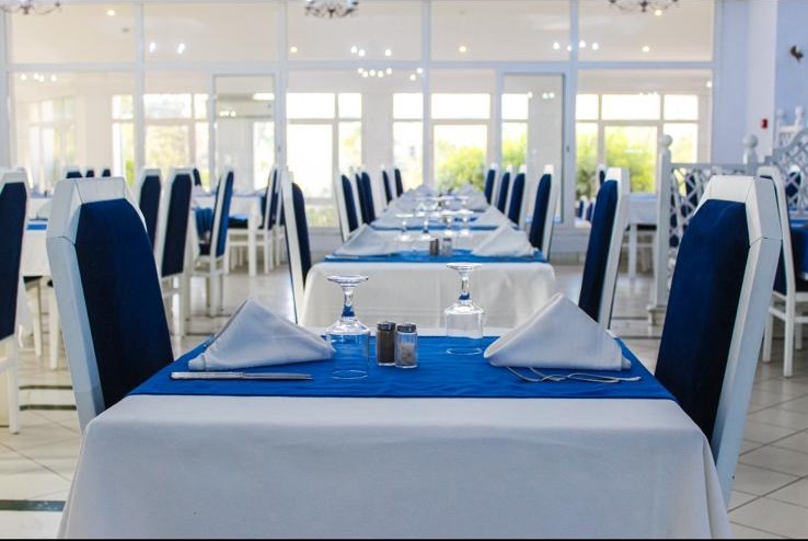 Salle de restaurant lumineuse du Joya Paradise